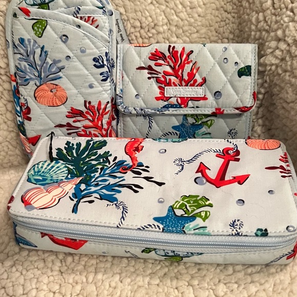 Vera Bradley Accessories - Picture 4 of 16